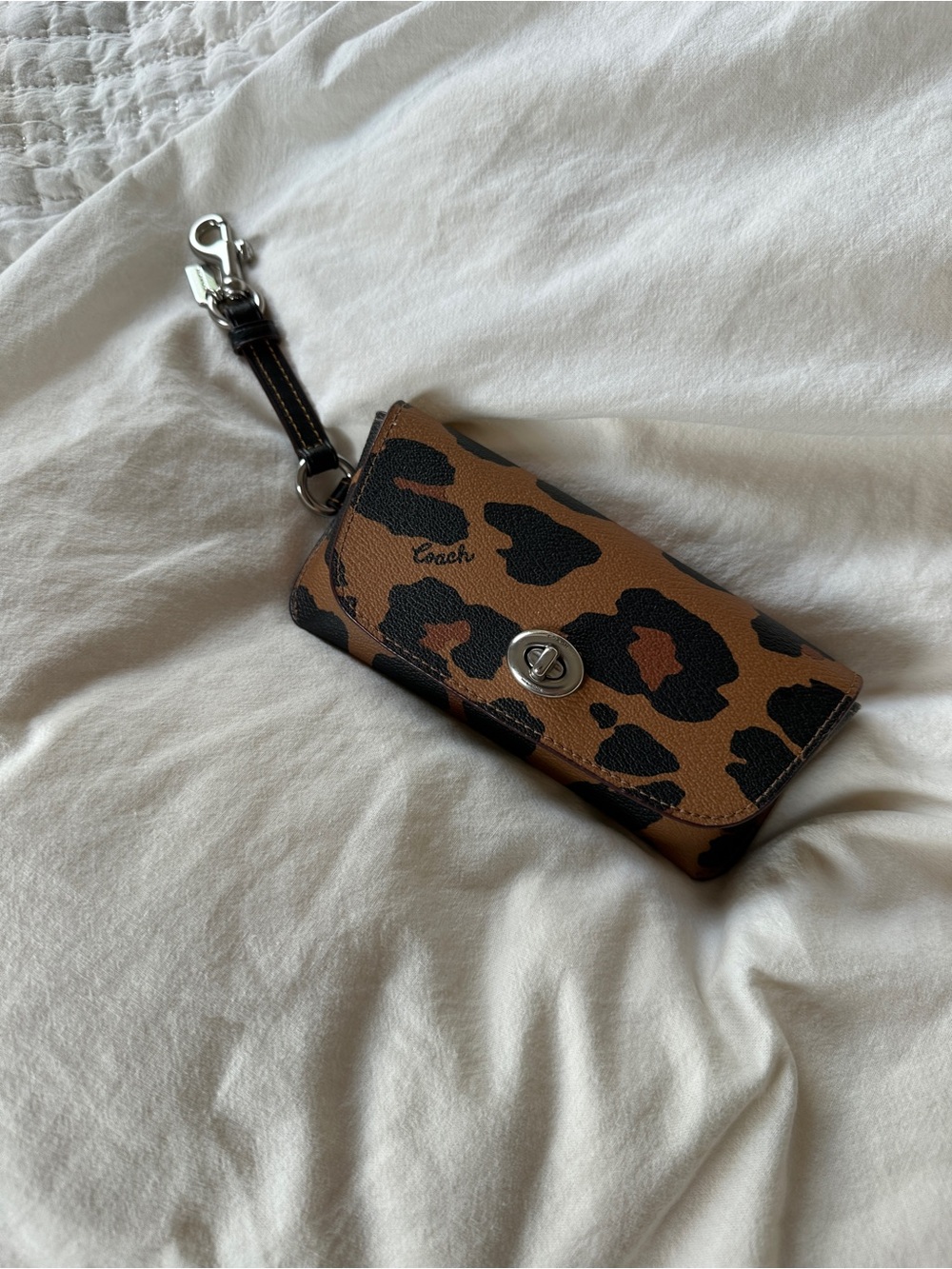 COACH Sunglass Case With Leopard Print And Signature Canvas Interior - Picture 2 of 5